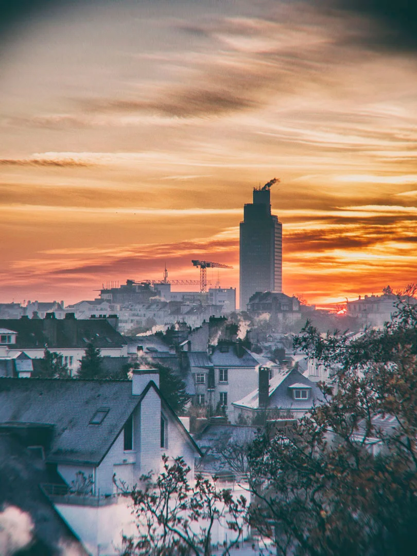 la tour Bretagne au lever du soleil